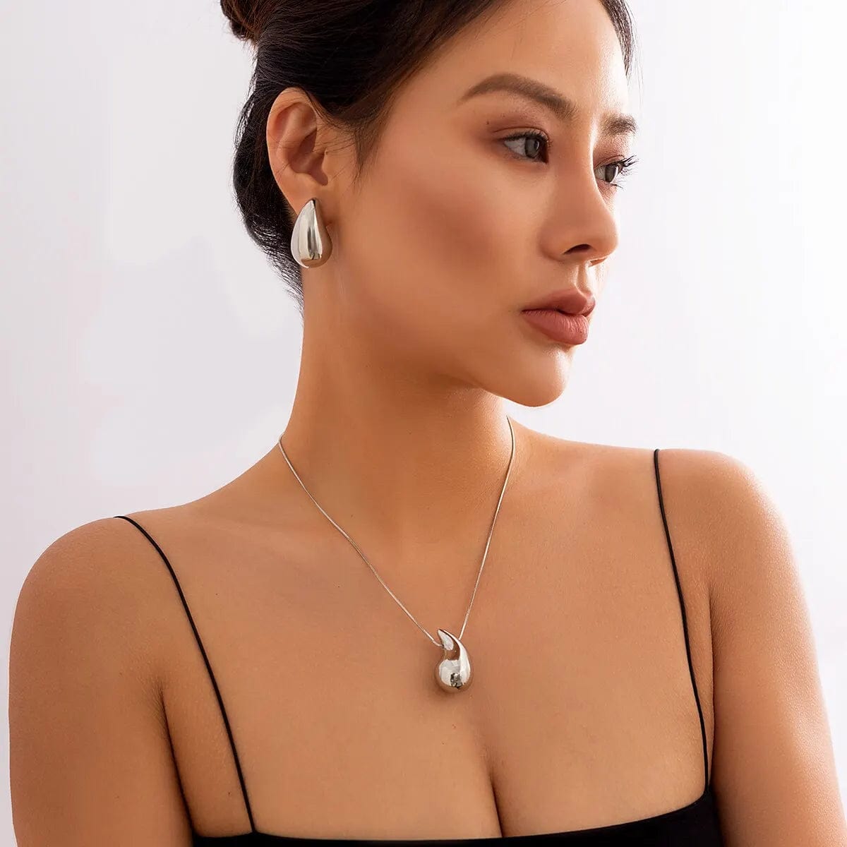 2Pcs Exquisite Snake Chain Beans Pea Pendant Choker Necklace Stud Earrings for Women Vintage Glossy Tear Aesthetic Jewelry Set - SHOWLU FASHION STORE
