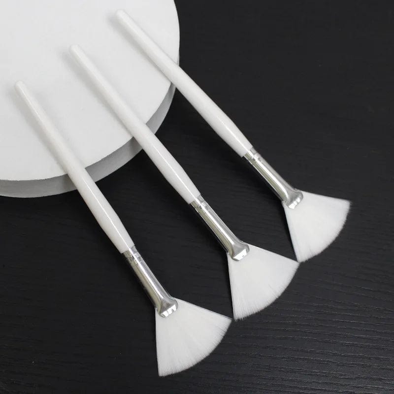 3pcs Practical Facial Brushes Fan Makeup Brushes Soft Portable Mask Brushes Cosmetic Tools for Women Ladies Girls - SHOWLU FASHION STORE