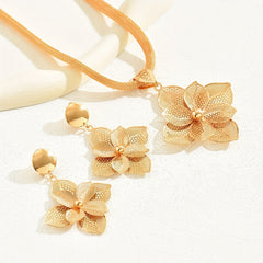 3pcs Elegant Golden Floral Jewelry Set - Luxurious Classic Style Necklace and Earrings with Textured Flower Design, Ideal for Weddings & Banquets, Vintage Jewelry SHOWLU FASHION STORE