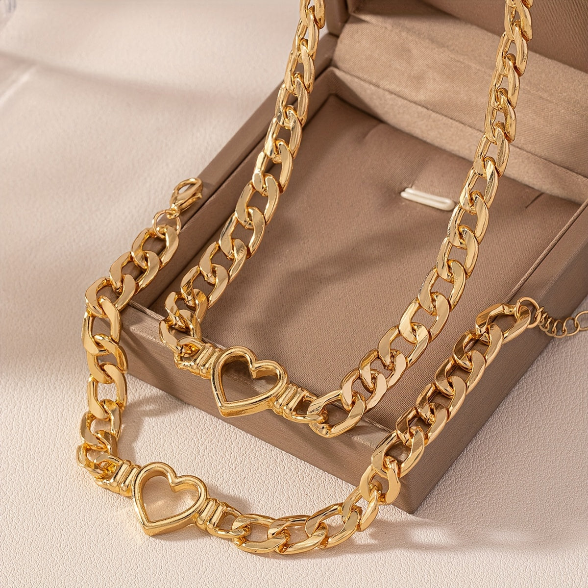 [Durable Build] Elegant Golden-Tone Heart Cutout Choker Necklace and Bracelet Set for Women - Zinc Alloy, Perfect for Daily Wear or Parties SHOWLU FASHION STORE