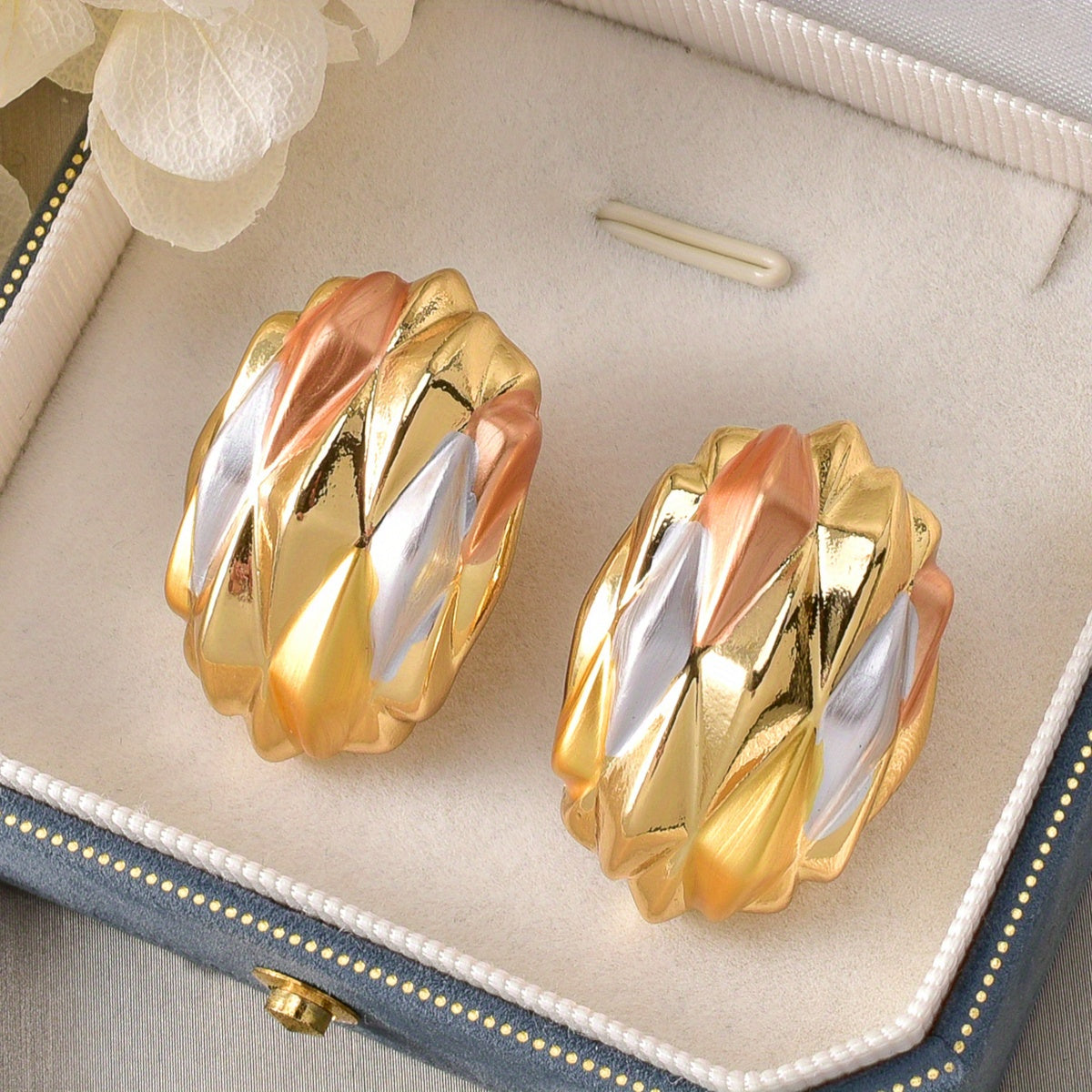 A Trendy And Unique Vintage Geometric Design Jewelry Set for Women, Perfect As a Refined Gift for Holidays Like Valentine'S Day And New Year. SHOWLU FASHION STORE