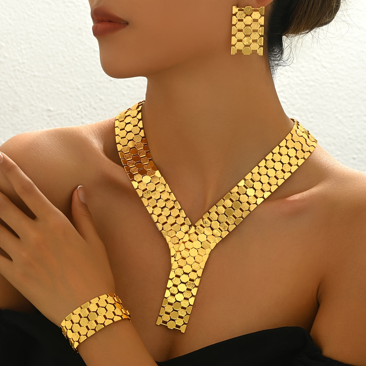 Four-piece set of gold-plated iron luxury exaggerated wide face hollow geometric rhombus grid necklace, earrings and bracelet set suitable for Women's banquet and wedding wear SHOWLU FASHION STORE