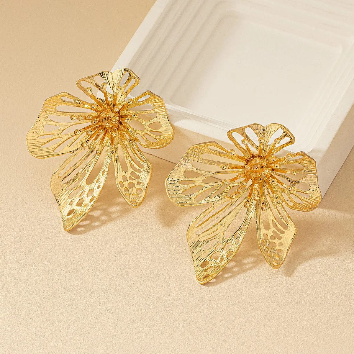 Fashionable Exaggerated Luxury White Flower Earrings for Women Jewelry Accessories Ball Party Dress Dangle Earrings - SHOWLU FASHION STORE